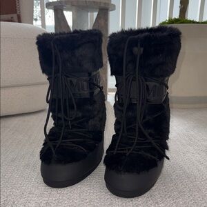 BLACK MOON BOOTS /Women's Black Fur Boots